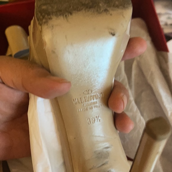 Valentino Garavani Patent Bow Shoes - Picture 6 of 7